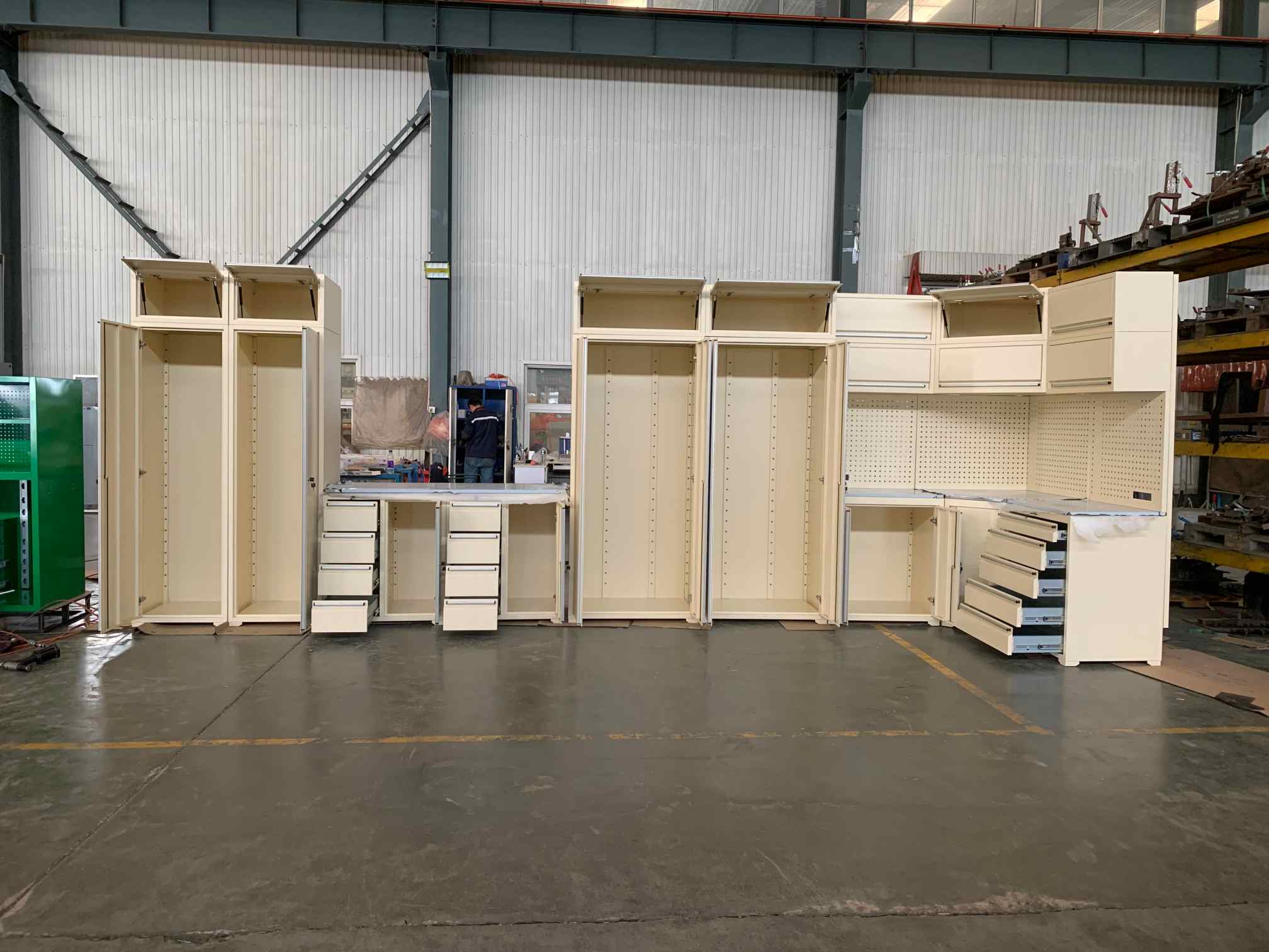 خزانة مرآب Workbench